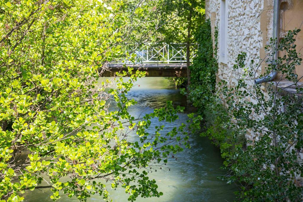 Domaine De Blanche Fleur Hotel Chateauneuf-de-Gadagne Exterior photo